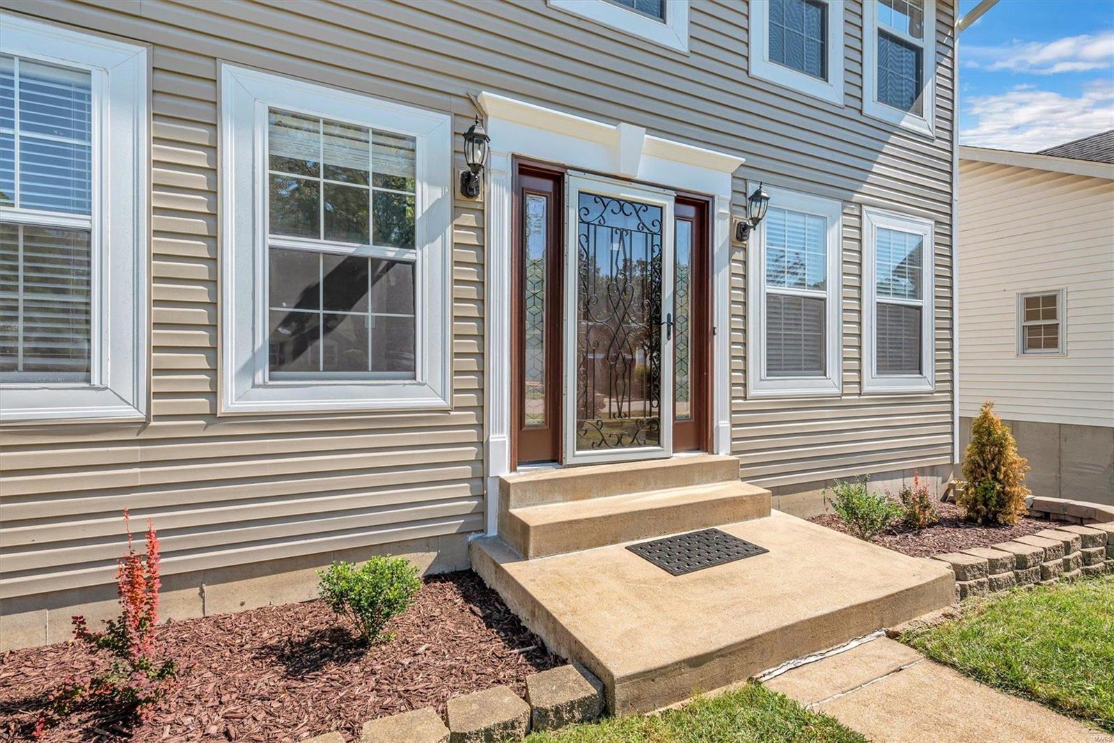 234 Jacob Lane Ballwin, MO 63021 - Photo 2 of 25