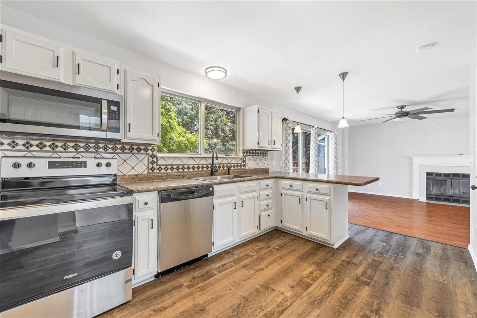 234 Jacob Lane Ballwin, MO 63021 - Photo 9 of 25