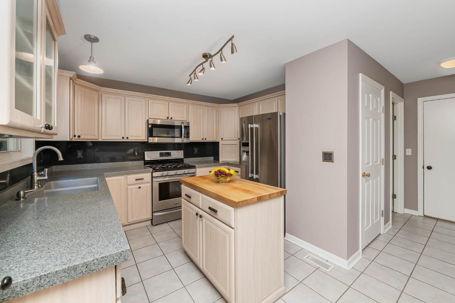 61 Willow Ridge Court Maineville, OH 45039 - Photo 8 of 20 Gallery Image 8