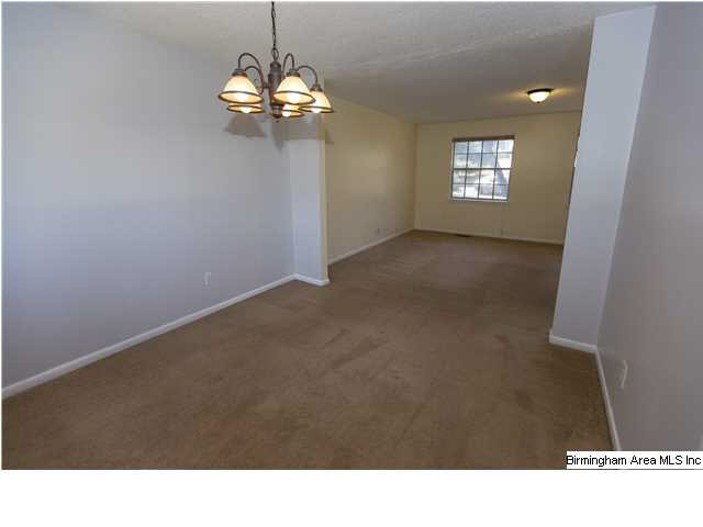556 Overhill Road Pelham, AL 35124 - Photo 9 of 31