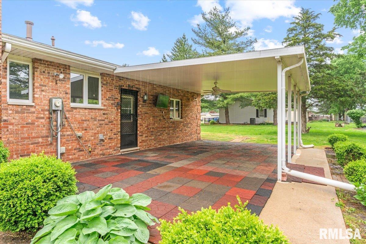 80 Celeste Court Springfield, IL 62703 - Photo 2 of 12 Gallery Image 2