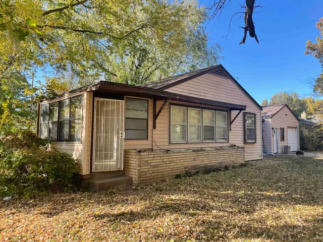 $53,000 | 1403 North 2nd Street, Arkansas City, KS 67005