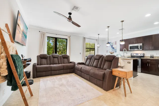 $3,850 | 5904 Northwest 46th Lane, Tamarac, FL 33319