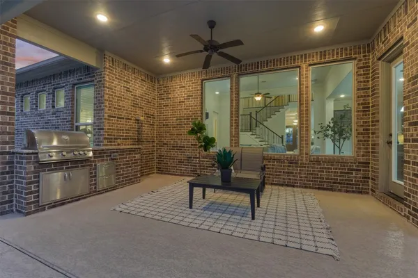 $822,000 | 414 Mill Creek Road, Pinehurst, TX 77362