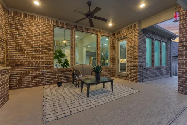 $837,000 | 414 Mill Creek Road, Pinehurst, TX 77362