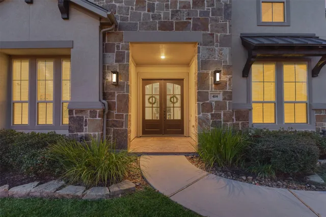 $837,000 | 414 Mill Creek Road, Pinehurst, TX 77362