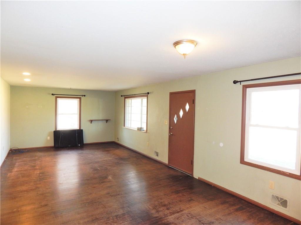 337 East Roberts Road Indianapolis, IN 46227 - Photo 3 of 20 Gallery Image 3