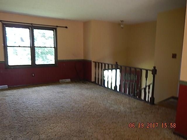 279 McDowell Road Transfer, PA 16154 - Photo 3 of 13
