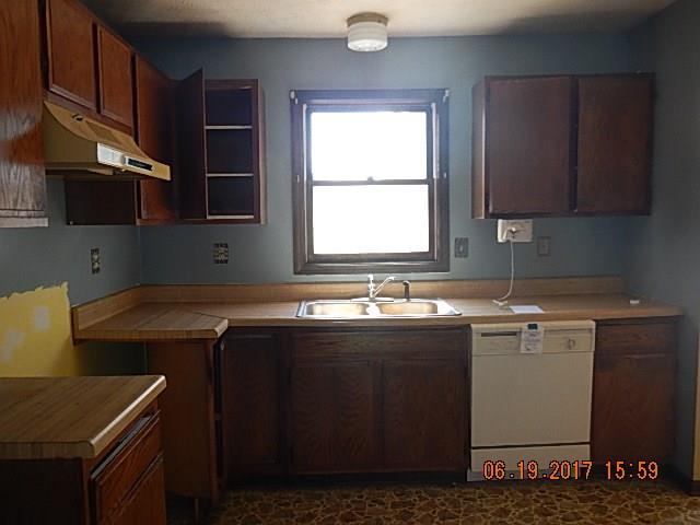 279 McDowell Road Transfer, PA 16154 - Photo 5 of 13
