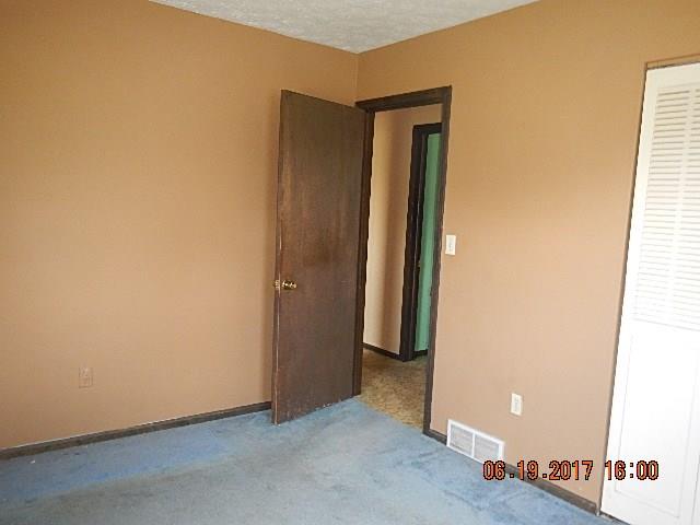 279 McDowell Road Transfer, PA 16154 - Photo 8 of 13