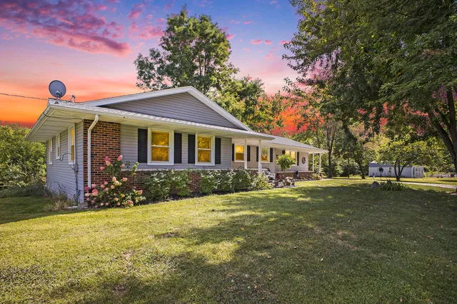 $520,000 | 17475 Highway 223, Addison, MI 49220