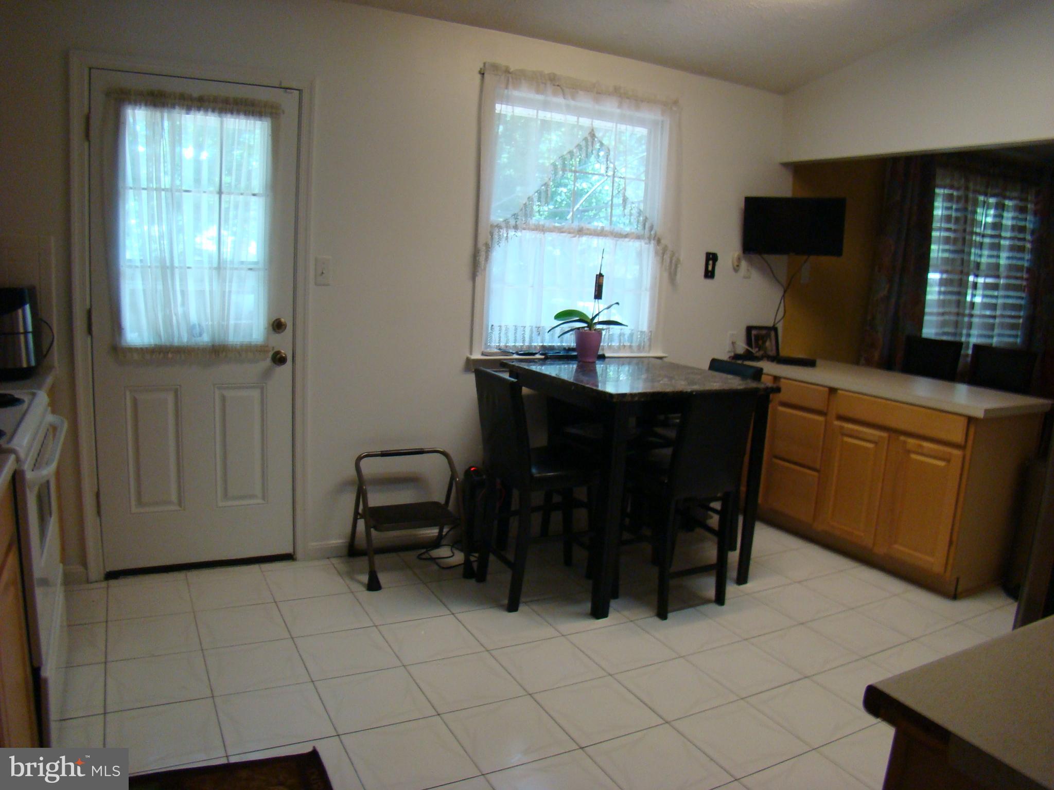 3307 Peach Tree Road Waldorf, MD 20601 - Photo 15 of 27 LARGE Kitchen walks out to 2 patios