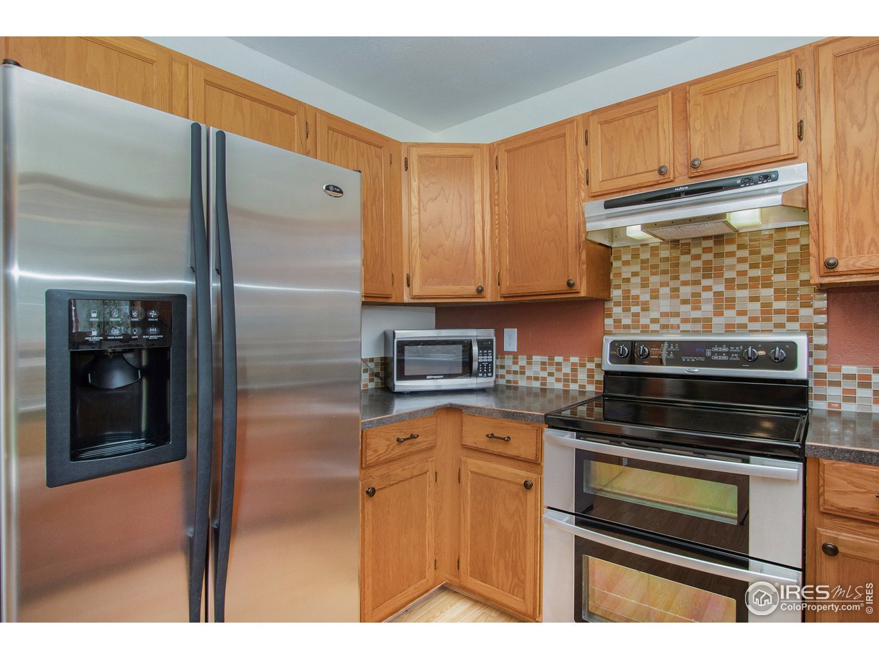 1706 Rutledge Court Fort Collins, CO 80526 - Photo 8 of 20 Double oven.