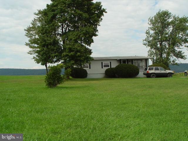 137 Ridge Road Pitman, PA 17964 - Photo 6 of 26 Front view of lawn