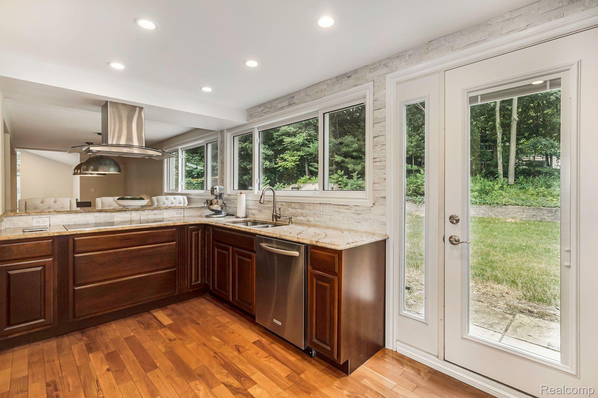 29746 Highmeadow Road Farmington, MI 48334 - Photo 21 of 46 Gallery Image 21