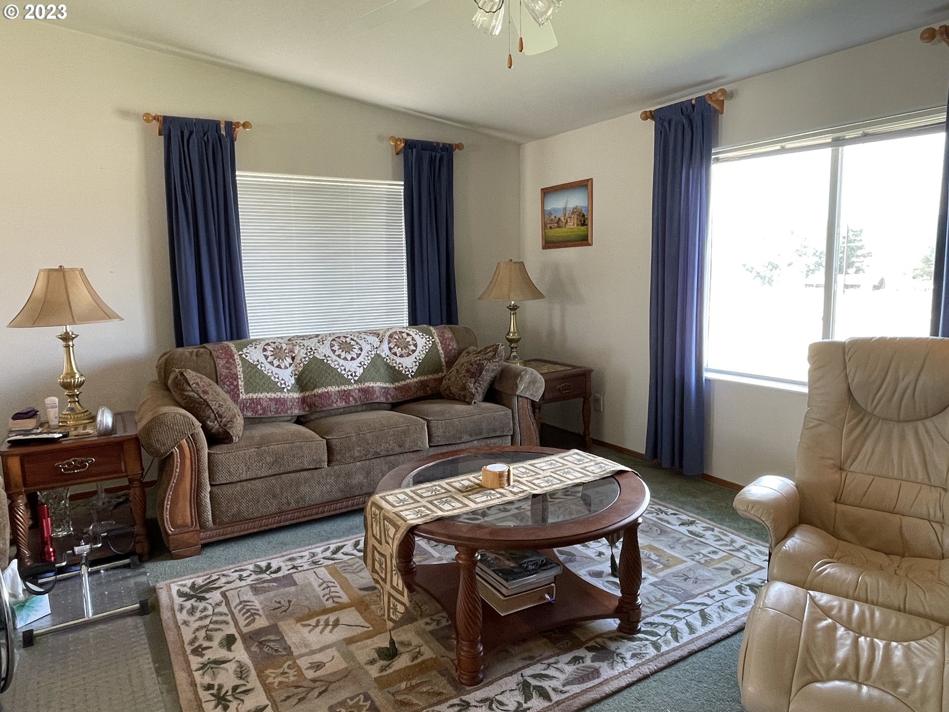 14 Burlington Loop Goldendale, WA 98620 - Photo 8 of 28 Living Room