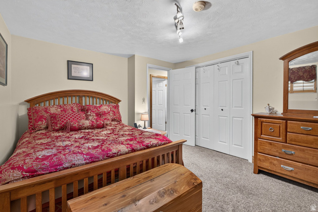 10703 South 2340 East Sandy, UT 84092 - Photo 33 of 54