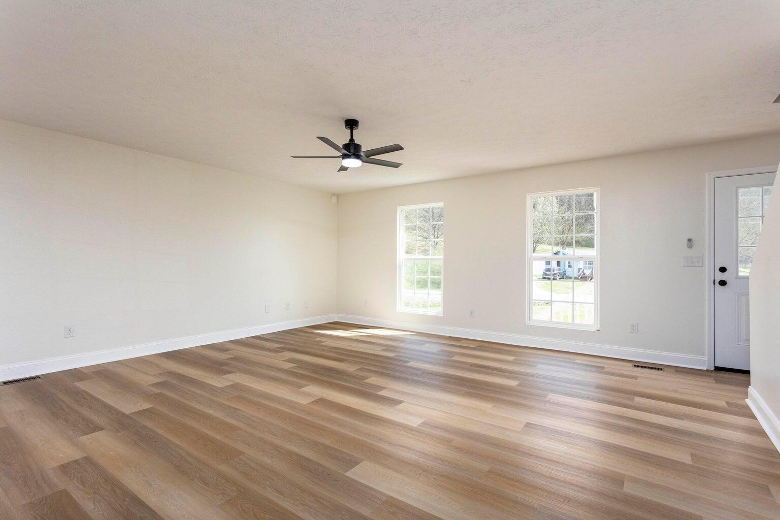 930 Garrison Road Dayton, TN 37321 - Photo 12 of 29 living Room