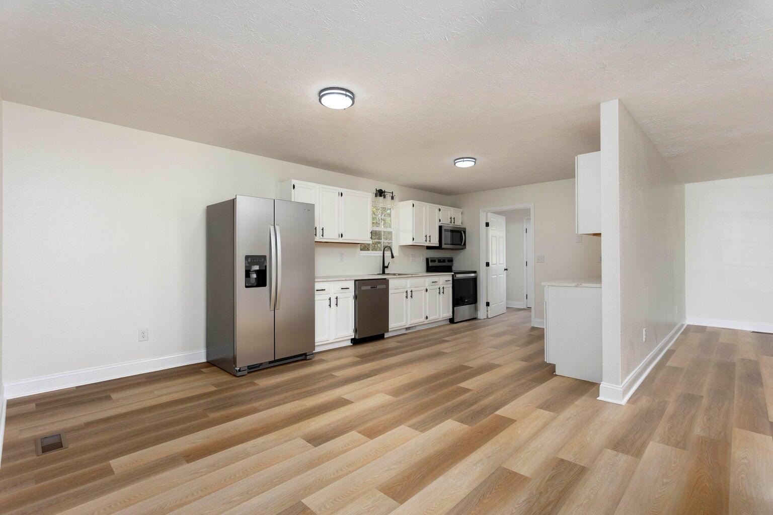 930 Garrison Road Dayton, TN 37321 - Photo 2 of 29 Kitchen