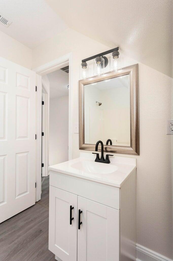 930 Garrison Road Dayton, TN 37321 - Photo 23 of 29 upstairs Bath