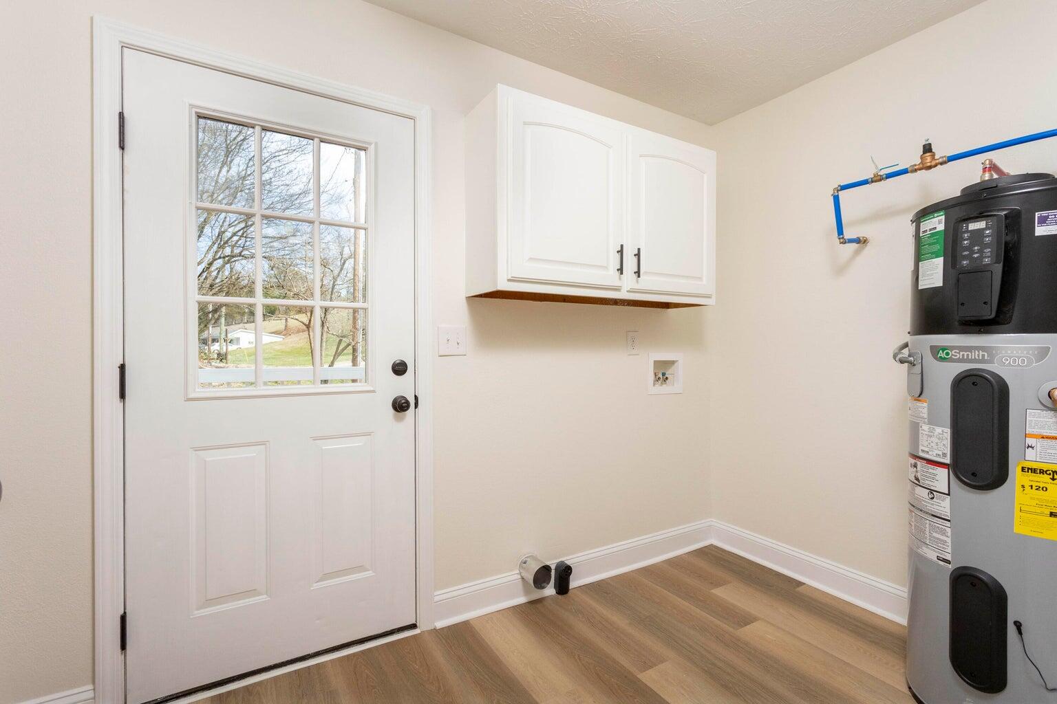 930 Garrison Road Dayton, TN 37321 - Photo 25 of 29 Laundry