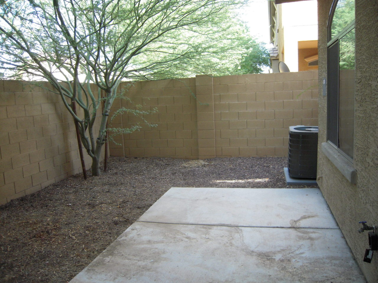 2150 East Bell Road, Unit 1133 Phoenix, AZ 85022 - Photo 15 of 18 patio area