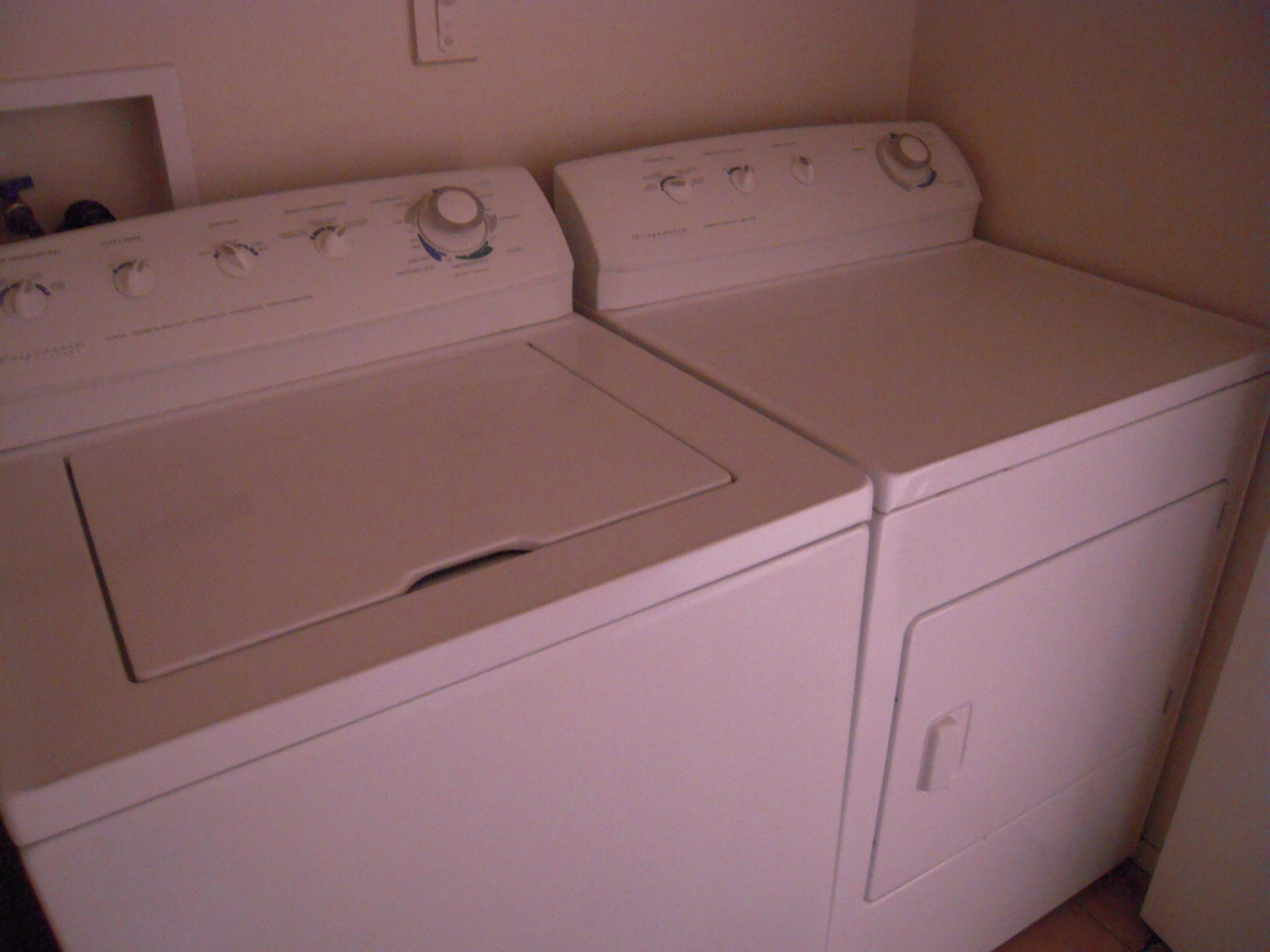 2150 East Bell Road, Unit 1133 Phoenix, AZ 85022 - Photo 18 of 18 washer & dryer