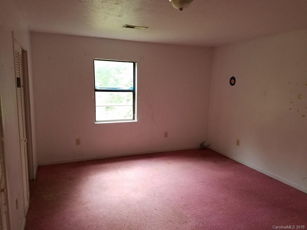 238 Suttles Road Franklin, NC 28734 - Photo 7 of 13 Gallery Image 7