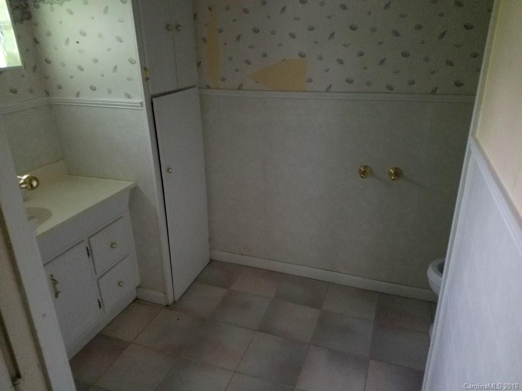 238 Suttles Road Franklin, NC 28734 - Photo 10 of 13 Gallery Image 10