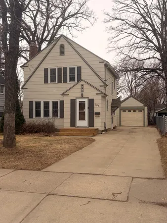 $180,000 | 707 11th Street Northwest, Austin, MN 55912