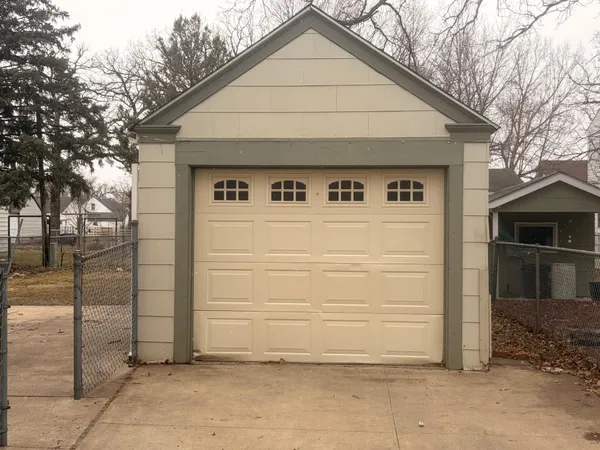 $180,000 | 707 11th Street Northwest, Austin, MN 55912