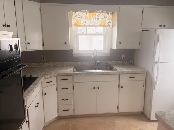 $180,000 | 707 11th Street Northwest, Austin, MN 55912