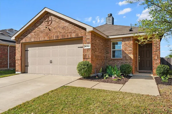 $298,900 | 8741 Sierra Trail, Cross Roads, TX 76227