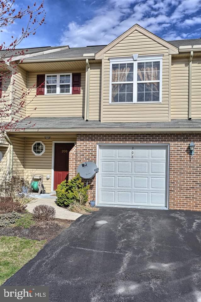 208 Sparrow Road Hummelstown, PA 17036 - Photo 1 of 25 Gallery Image 1