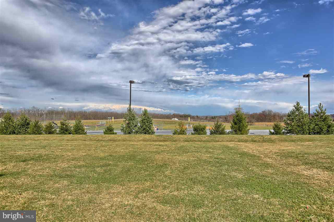 208 Sparrow Road Hummelstown, PA 17036 - Photo 5 of 25 Gallery Image 5