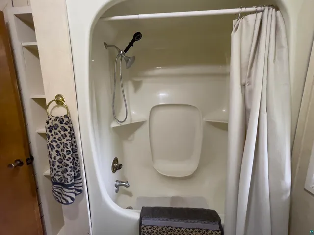 $365,000 | 6095 State Highway 1, Silver Bay, MN 55614