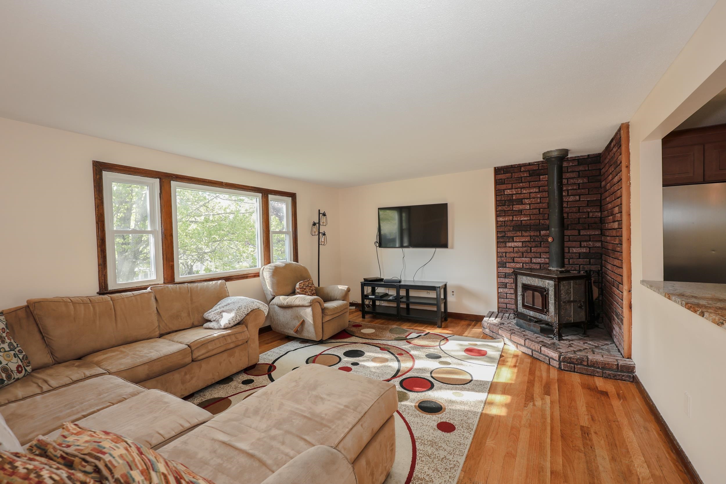 1 Richard Drive Derry, NH 03038 - Photo 9 of 19