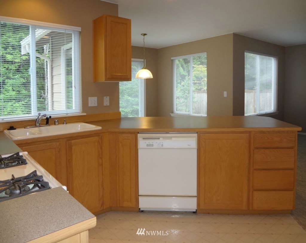 19607 10th Drive Southeast Bothell, WA 98012 - Photo 10 of 21 Gallery Image 10