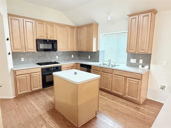 $2,750 | 6101 Vineyard Lane, McKinney, TX 75070