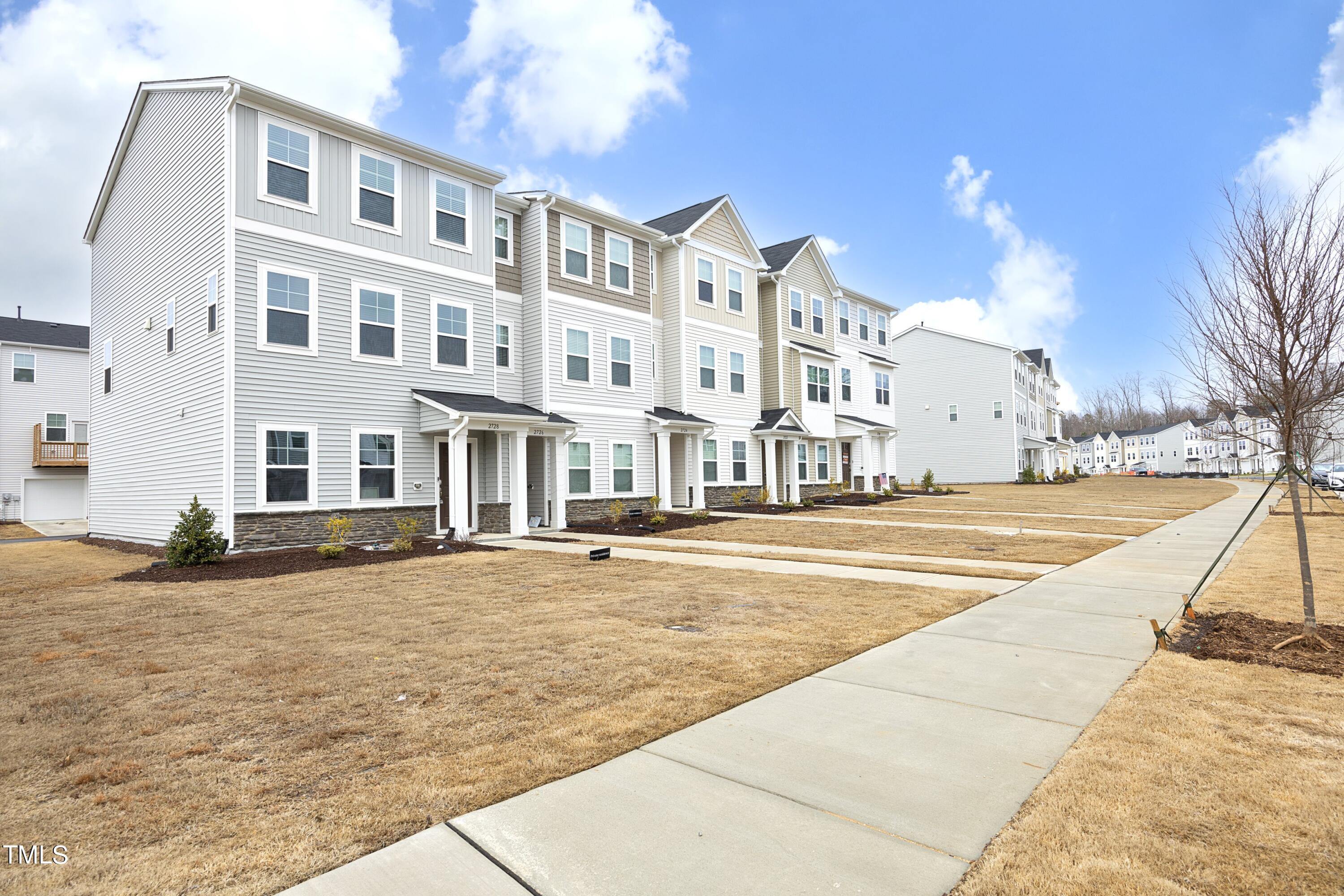 3FrontWithSidewalk