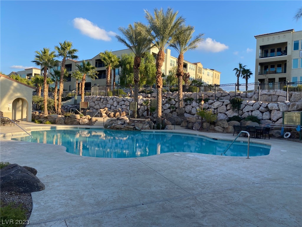 2555 Hampton Road, Unit 9208 Henderson, NV 89052 - Photo 16 of 63 Resort STyle Pool