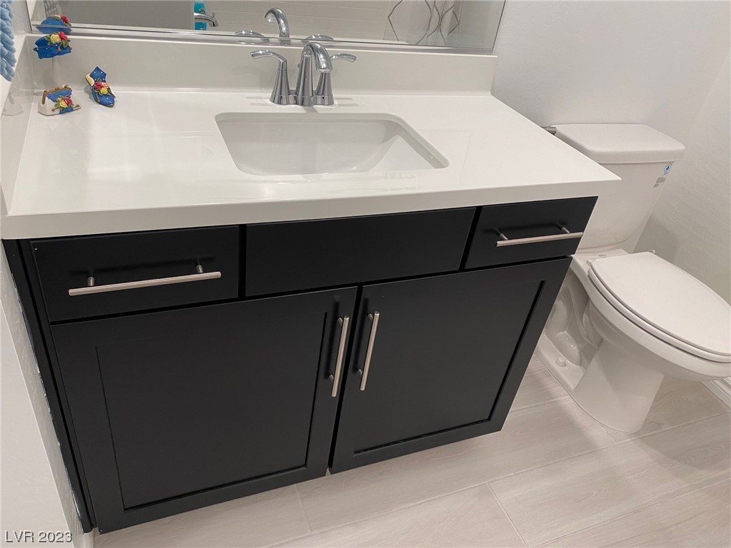 2555 Hampton Road, Unit 9208 Henderson, NV 89052 - Photo 40 of 63 Hall bathroom