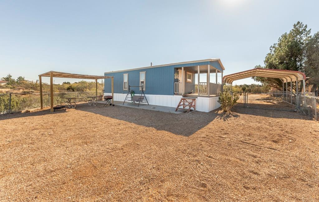 a view of a livingroom with a patio