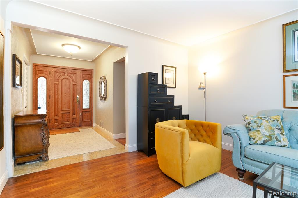 34361 Quaker Valley Road Farmington Hills, MI 48331 - Photo 5 of 62 Gallery Image 5