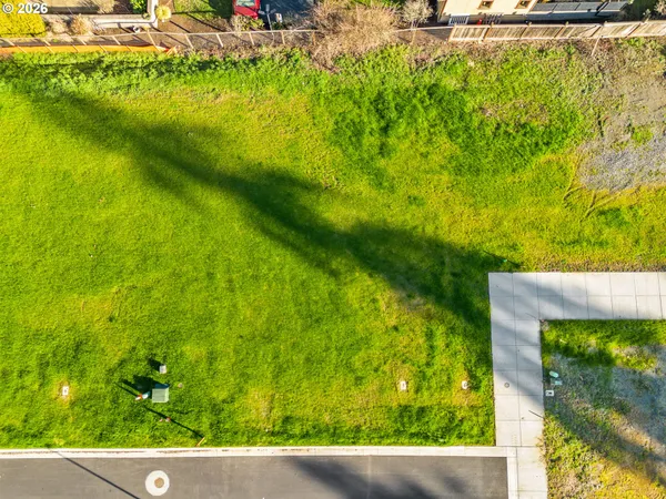 a view of an outdoor space