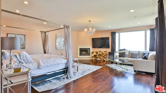 a house view with a outdoor space