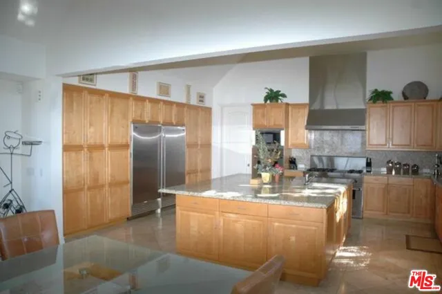 $16,000 | 14445 Mulholland Drive, Los Angeles, CA 90077