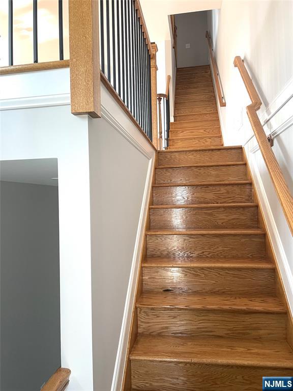761 B 4th Street Secaucus, NJ 07094 - Photo 5 of 34 a view of entryway