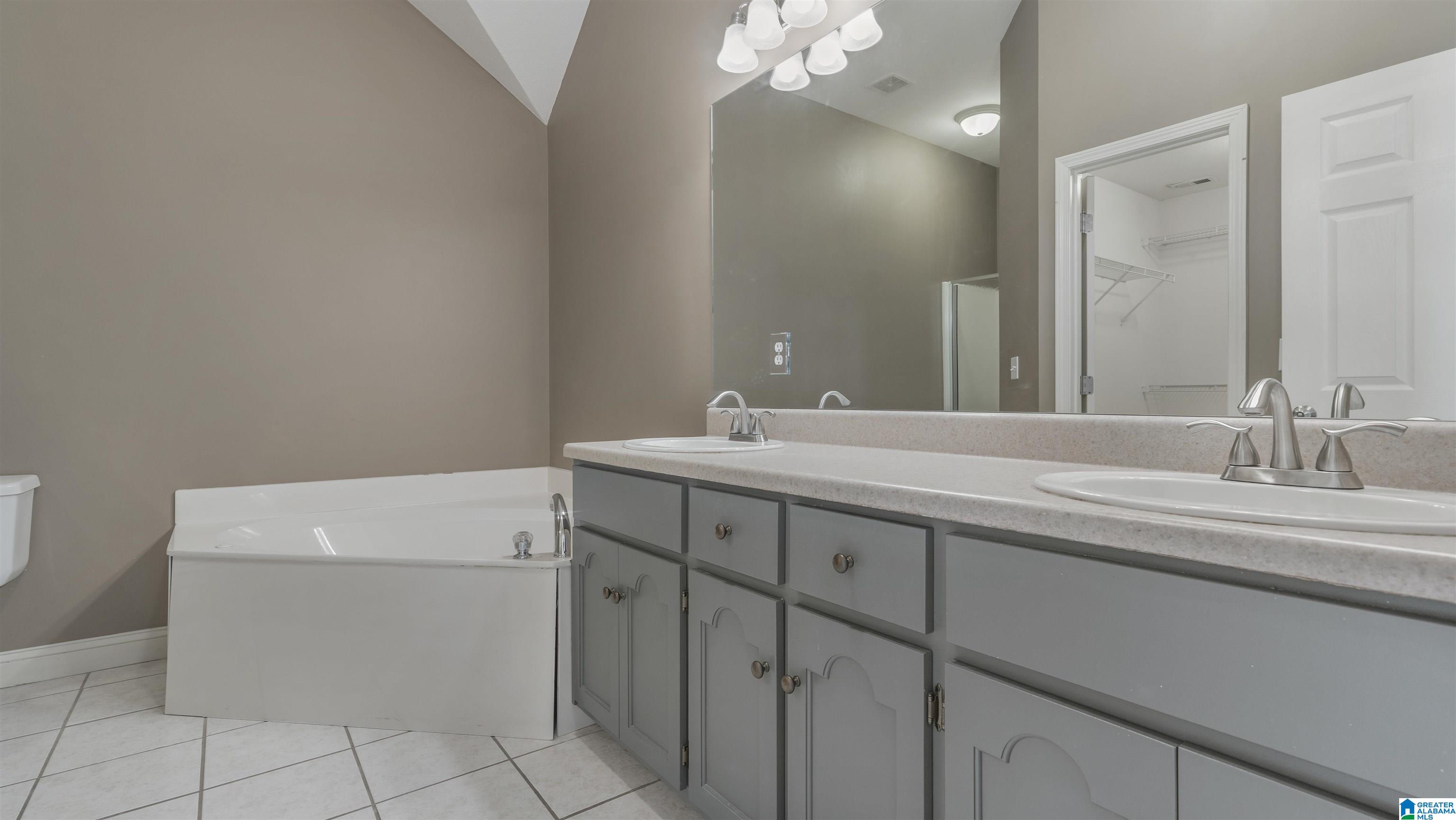 561 Hackberry Ridge Trace Birmingham, AL 35226 - Photo 15 of 32