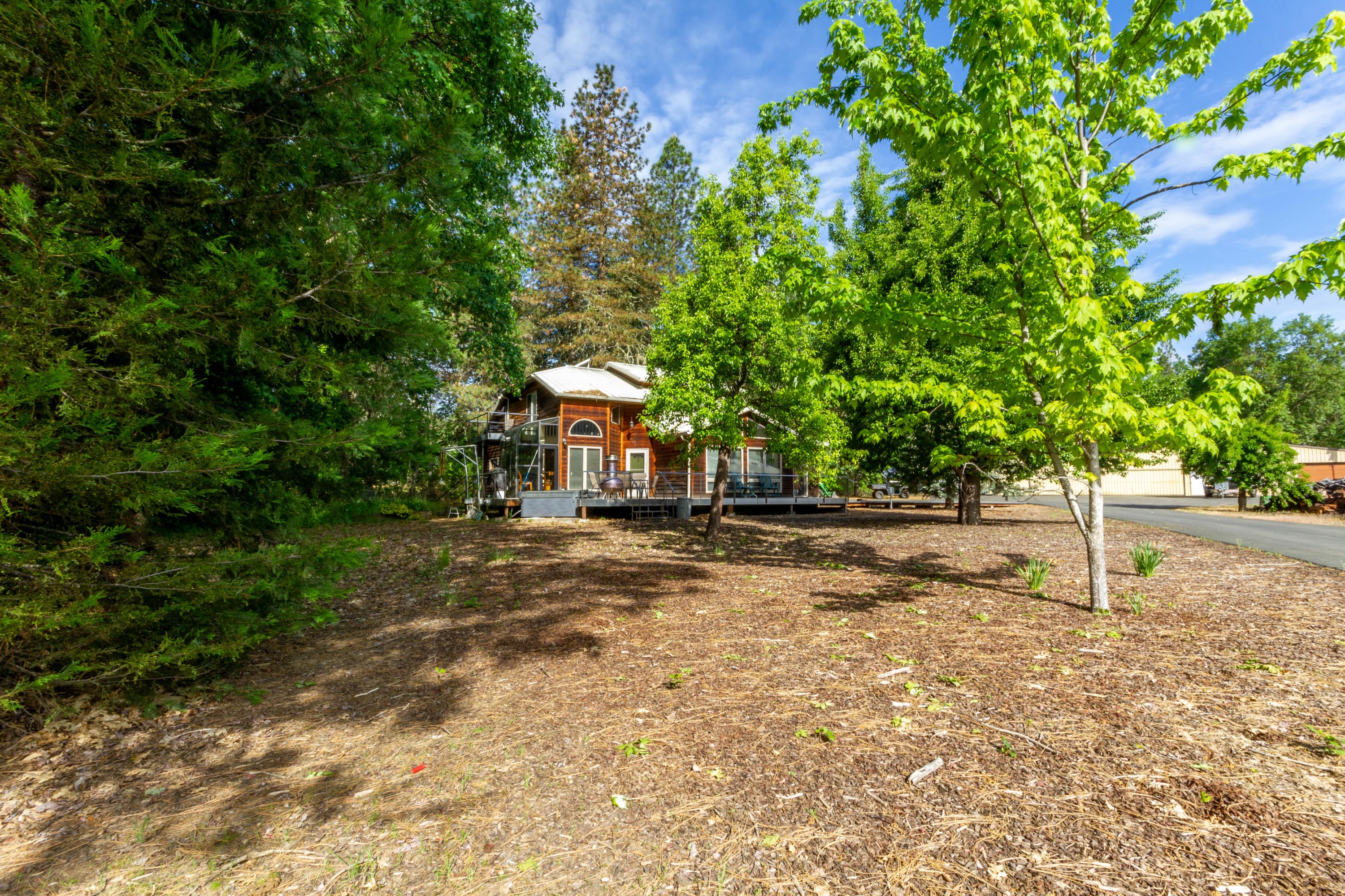 6166 Beagle Road White City, OR 97503 - Photo 15 of 47 South east side front of home